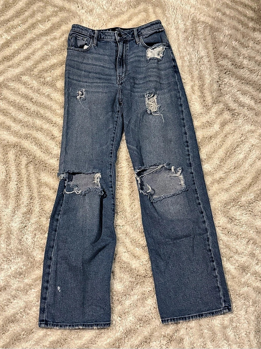 Hollister Ultra High-Rise Dad Jean Distressed Straight Leg Jeans in Blue Waist